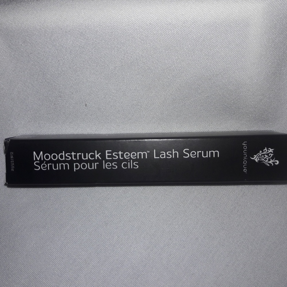 Younique Eyelash serum